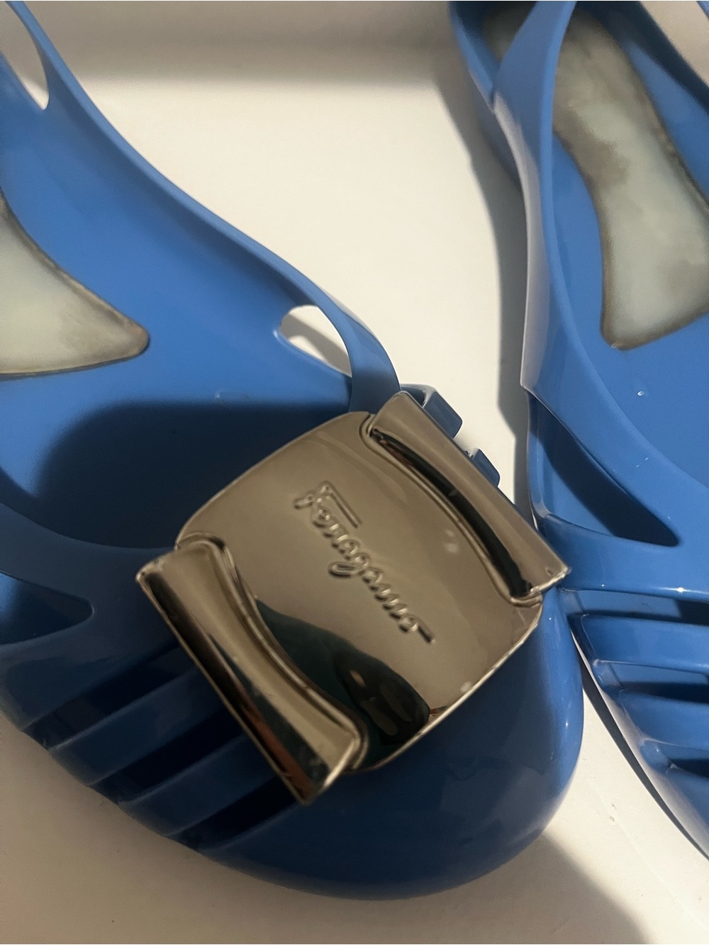 Salvatore Ferragamo Blue Jelly Flats Silver Vara Bow Size 8 - Picture 3 of 8